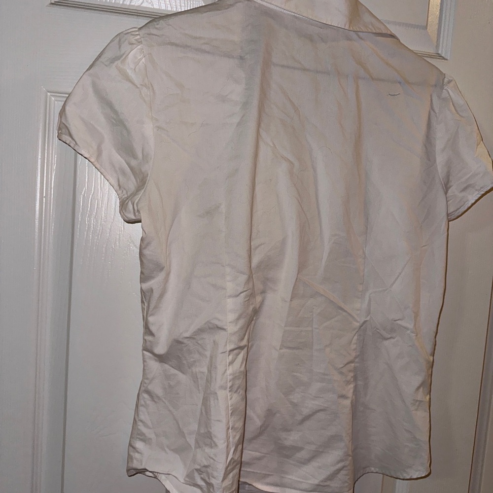Signature by Larry Levine Womens L White V Neck Ruffle Front Blouse Shirt Top - Picture 5 of 5